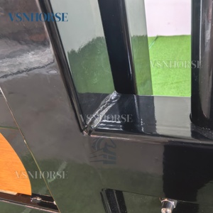 Premium Op Maat Gemaakte Schuifdeur Paardenbox Stabiele Voorpanelen Met V-Juk Voor Luxe Geprefabriceerde Ruiterschuren - Product Image 5