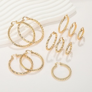 Neue trend ige vergoldete Punk übergroße Kreis große Huggie Creolen Cz vergoldete Zirkonia Schmuck Ohrringe für Frauen - Product Image 2