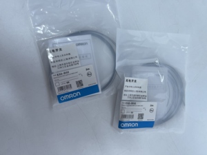 ใหม่และเป็นของแท้ 100% ยูนิตเซ็นเซอร์ไฟเบอร์ออปติก Omron รุ่น E32-D32 - Product Image 1