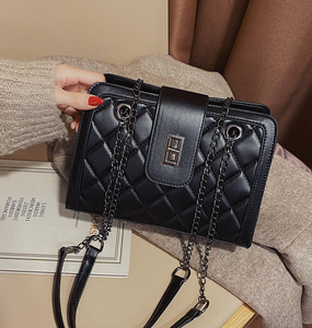 Bolso de cuero para mujer, bolso de diseñador con cadena decorativa, bolso bandolera de moda con cremallera - Product Image 2