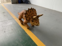 Zigong RC Roboterhund Triceratops Laufender Dinosaurier-Roboter, Realistisches Simulationsmodell, Leichte Anpassbare Größen für Park-, Einkaufszentrum- und Karnevalsshows