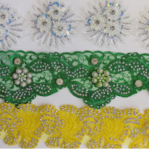 Vente en gros de dentelle brodée avec des perles et des paillettes antistatiques 100% polyester pour robe de mariée, décoration de la maison, accessoires en tissu - Product Image 6