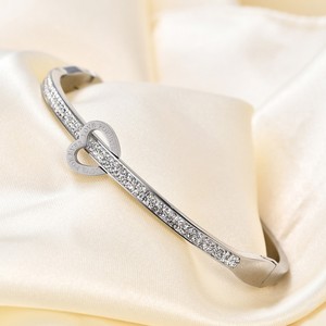 Bracelet en forme de cœur avec diamants pour femme, en acier inoxydable, ouvrable, bijou cadeau pour la Saint-Valentin, argent, or, or rose, 50 mm - Product Image 3