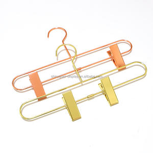 <span class=keywords><strong>Perchero</strong></span> de Metal para pantalones de niños y adultos, Clip extraíble, ropa interior, colgador de tienda de ropa, nórdico, dorado - Product Image 3