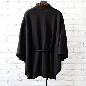 Fabriek Beste Prijs Custom Zwarte Echte Nertsen Bont Trim Wol Gebreide Bont Capes - Product Image 6