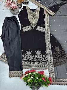 Ensemble de 3 pièces haut de gamme très demandé : Kurti ou Palazzo et Dupatta, dernière mode ethnique pour les festivals, disponible à bon prix - Product Image 6