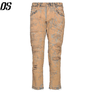 Jeans Slim-fit Personalizzati in Denim Elasticizzato Rivestito in Foil, Jeans Svasati Dorati all'Ingrosso, Jeans da Uomo di Alta Qualità - Product Image 1