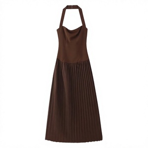 Robe longue marron en satin à col licou, plissée, taille haute, sans manches, coupe trapèze, pour l'été - Product Image 4
