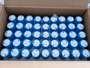 Batterie de système solaire à haute performance de coût batteries rechargeables au lithium-ion Cylindre 3.2V20AH cellules de batterie - Product Image 2