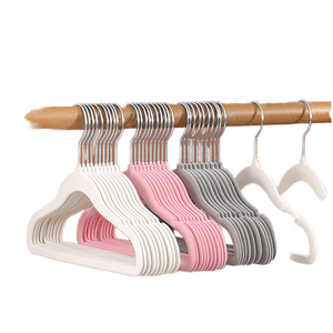 Perchas de Terciopelo para Ropa de Bebé, Antideslizantes, Individuales, para Guardar Ropa en el Armario, Modernas, Sencillas y Sostenibles - Product Image 1