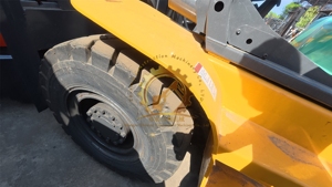 Chariot élévateur diesel puissant pour les opérations portuaires et le transport en entrepôt, chariot élévateur Kumatsu FD70 d'occasion - Product Image 4