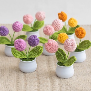 Tulipán de ganchillo hecho a mano, producto en maceta, flor de imitación de hilo, adorno de flor de imitación tejida en maceta. - Product Image 4