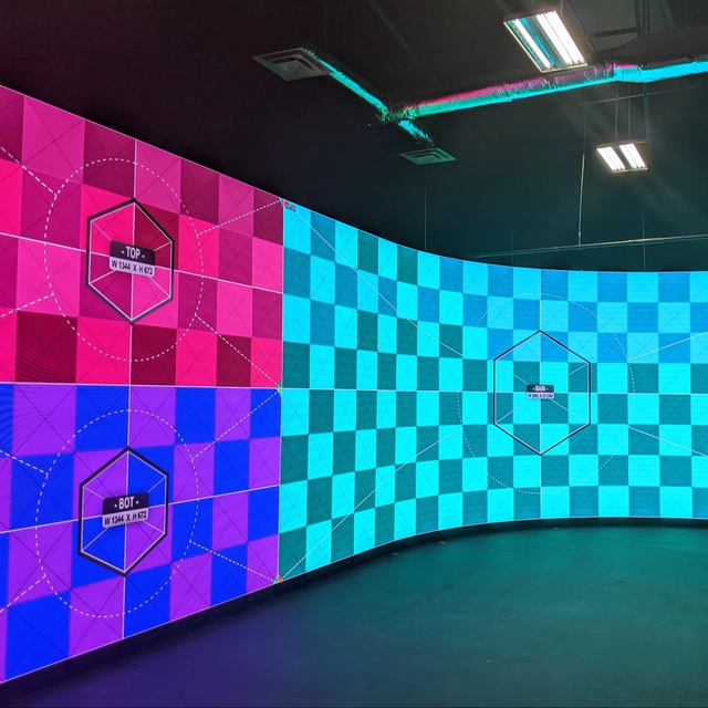 4K High Resolution Flexible LED Soft Curved Panel Screen P5 Indoor Application Annular Rolling Display