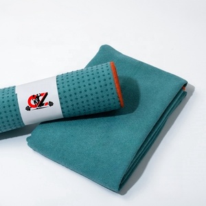 Tapis de yoga antidérapant CZFIT Premium avec points de grip en silicone 183/185cm en microfibre pour le yoga chaud et l'entraînement physique - Product Image 1