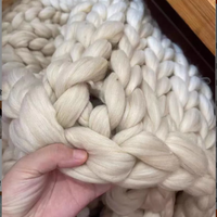 Vente en gros de couvertures au crochet de couleur unie pour canapé-lit Couverture douce et confortable pour chambre à coucher