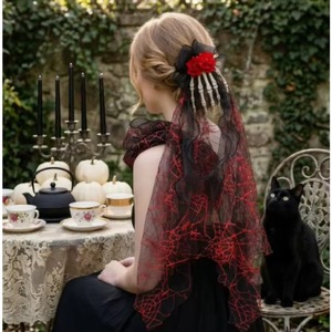 Serre-tête gothique en dentelle noire avec voile, motif floral, pour Halloween, cosplay, costume de mariée, ou Jour des Morts - Product Image 1