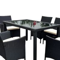 Ensemble de meubles de jardin en rotin moderne et confortable, table et chaises à structure métallique, résistant à l'eau et aux UV, durable, pour cour
