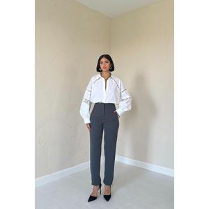 กางเกงขายาวทรงสลิมฟิตสีเทาควันบุหรี่สำหรับผู้หญิงขายส่ง - Product Image 4