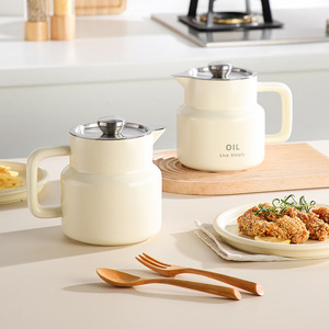 Pot à huile en céramique <span class=keywords><strong>Metka</strong></span> 1500 ml avec filtre en acier inoxydable 304, poignée confortable, compatible lave-vaisselle et micro-ondes - Product Image 2