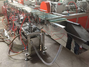 เครื่องอัดรีดเลือดเข้าเส้นเลือดดำ PVC แบบสกรูเดี่ยวที่มีความแม่นยำสูงตลับลูกปืนมอเตอร์เพื่อความปลอดภัยสูง - Product Image 3