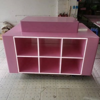 Vitrine Îlot pour Magasin avec Design Unique et Éclairage – Idéale pour Commerce et Supermarché