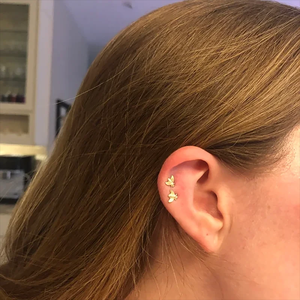 Pendientes Minimalistas de Abejita Pequeña en Oro de 14K, Pendientes Pequeños de Abeja con Anillo para la Creación de Joyería Permanente - Product Image 6