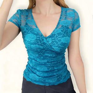 Chemisier élégant rétro pour femme avec bordure en dentelle, col en V, manches courtes, coupe ajustée, couleur unie - Product Image 3