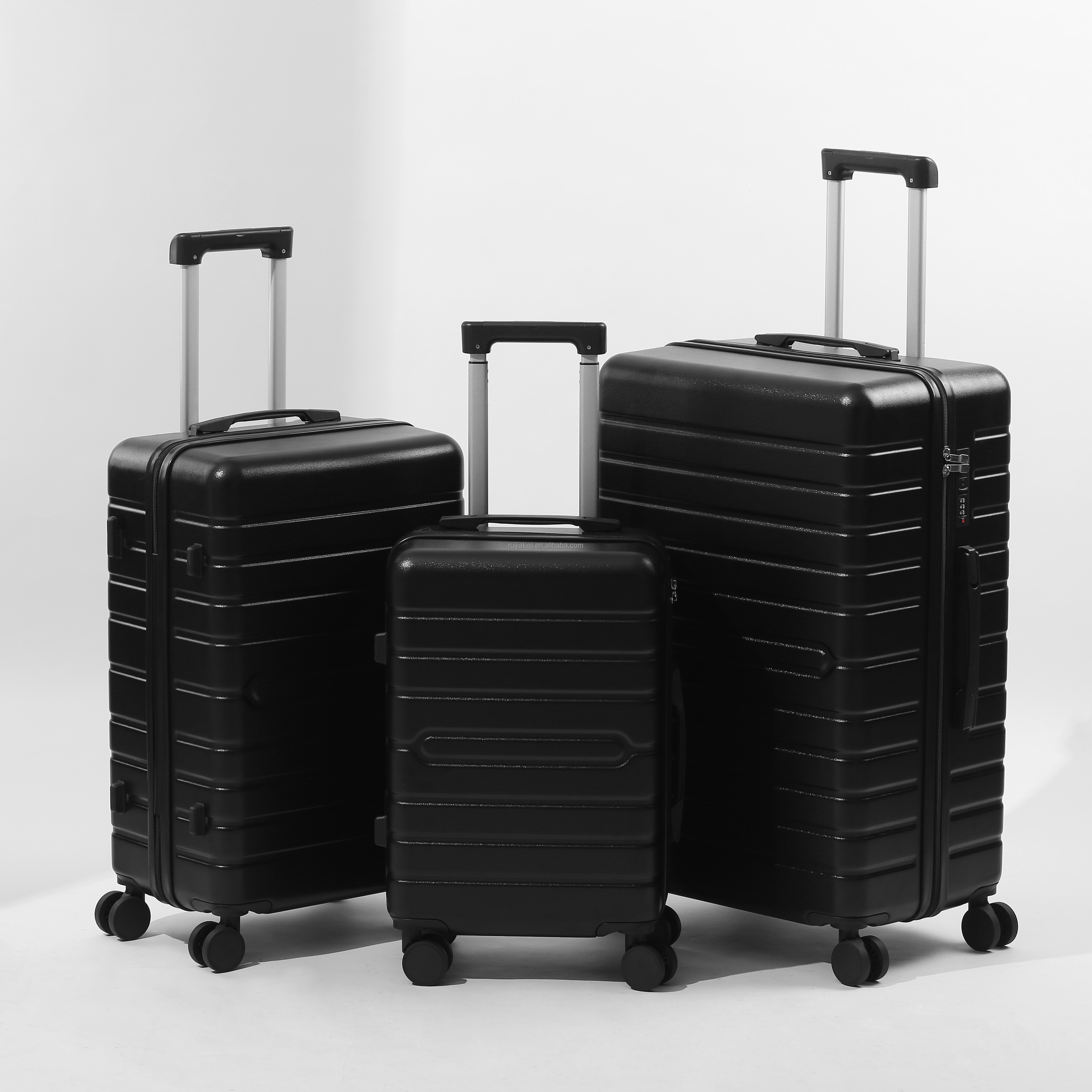 Luggage Modern Hard Shell 4-Wheel Spinner Luggage Set Lightweight Durable PC Material Waterproof Classic Simple