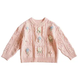 Ivy41030A 최고 품질의 아기 니트 스웨터 유아 소녀 손으로 만든 자수 꽃 풀오버 소녀 키즈 핑크 스웨터