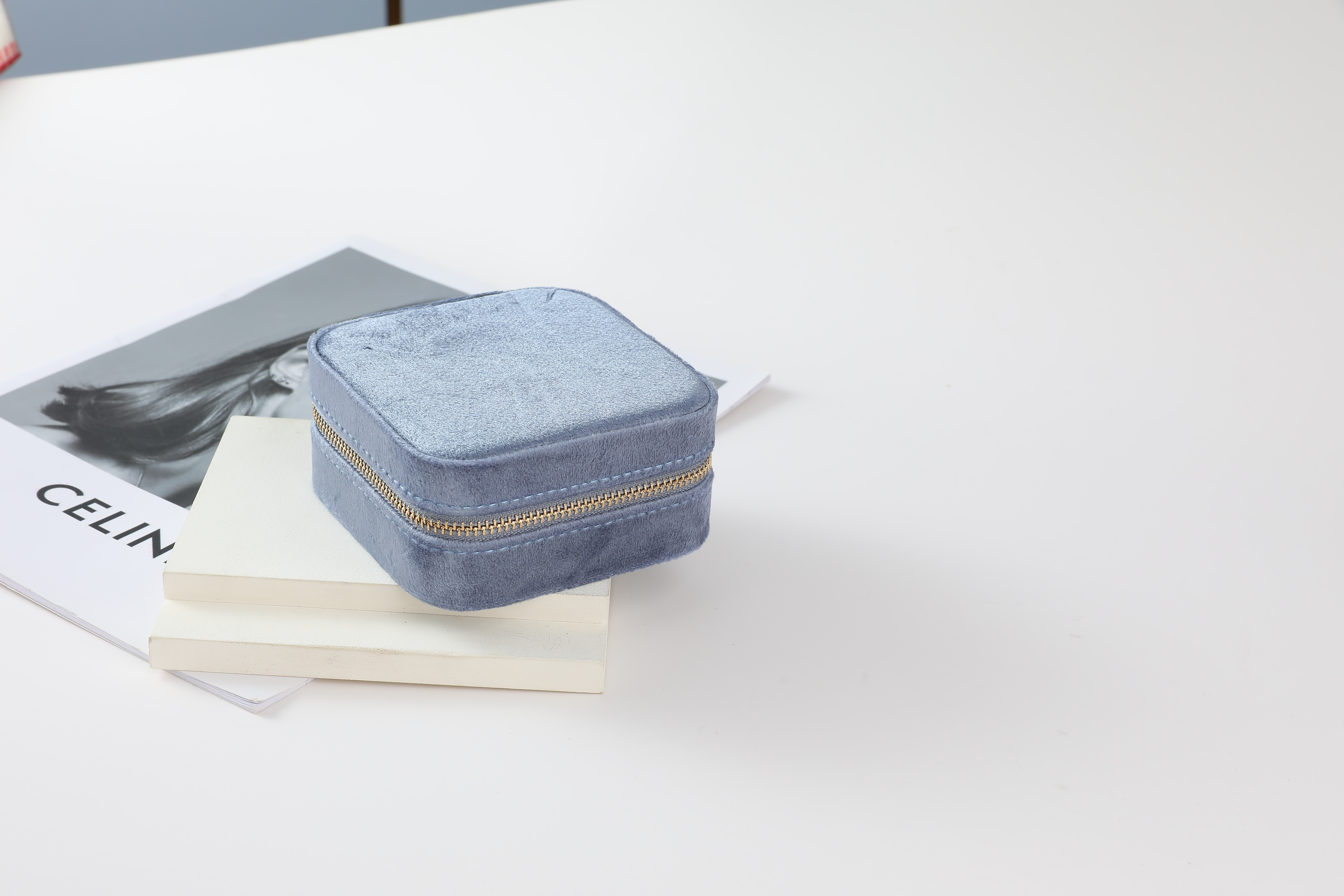 สีฟ้าอ่อน