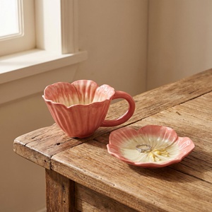 Juego de Taza y Platillo de Cerámica con Forma de Flor en Degradado Rosa Pastel, Superventas y Creativo |   Floral Bonito - Product Image 4