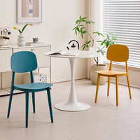 Chaise de salle à manger en plastique au design contemporain pour la maison, le bureau, la salle de sport, l'atelier, le bar, l'hôtel, l'appartement
