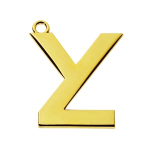 Tùy Chỉnh Thực hiện Phụ Nữ Đồ Trang Sức Vàng Logo Dập Nổi Thư Vòng Đeo Tay Treo Thẻ Bảng Chữ Cái Kim Loại Charms - Product Image 1