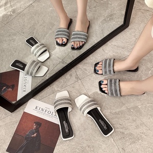 Sandalias de Mujer con Diseño de Flecha de Hilo, Modelo 920 - Product Image 4