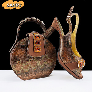 Sandali <span class=keywords><strong>scarpe</strong></span> 2021 <span class=keywords><strong>donna</strong></span> africano <span class=keywords><strong>scarpe</strong></span> <span class=keywords><strong>Online</strong></span> <span class=keywords><strong>scarpe</strong></span> e borsa Set per festa Nigeria sandali tacco spesso 9.5CM estate nuovo stile - Product Image 4