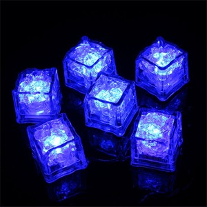 Capteur de liquide lumineux étanche à <span class=keywords><strong>LED</strong></span> <span class=keywords><strong>clignotante</strong></span> en forme de cube carré pour boissons, bar, fête, mariage, remise de diplôme, décorations de Thanksgiving - Product Image 2