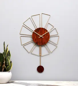 Horloge murale en métal artisanal de qualité supérieure avec un attrait design fonctionnel et élégant pour les intérieurs de maison Cafés d'hôtel Facile à monter et à entretenir - Product Image 4