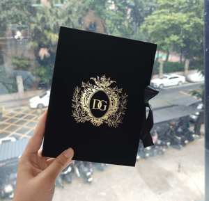 Invitations de la Sainte <span class=keywords><strong>Communion</strong></span> en velours noir Impression de l'invitation de mariage en acrylique avec enveloppes en velours Impression de feuille d'or Cartes RSVP - Product Image 2