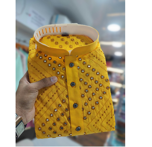 Kurtas de algodón suave para hombre con bordados elaborados en la parte delantera y trasera, ropa tradicional india y pakistaní. - Product Image 2