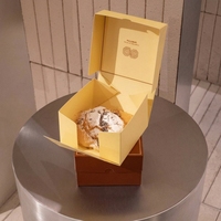 Boîte d'emballage alimentaire pliable personnalisée ODM de qualité alimentaire pour desserts, pâtisseries, mousses, gâteaux, en carton kraft avec fenêtre transparente et votre marque