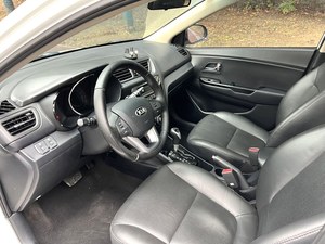 Petite berline d'occasion : Kia <span class=keywords><strong>K2</strong></span> 1.6L 2012, finition Premium, facile à stationner et à conduire, faible coût de fonctionnement, fiable - Product Image 4