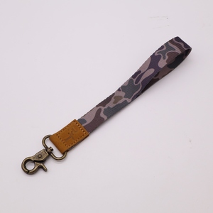 Llavero de cordón corto de camuflaje Llavero de cordón de muñeca de camuflaje con logotipo personalizado - Product Image 2