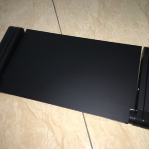 Escritorio Plegable para Portátil de Aleación de Aluminio, Rojo y Negro, con Ventilador de Refrigeración Portátil, Mesa para Cama u Oficina - Product Image 3