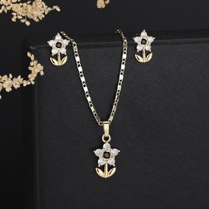 Conjunto de Collar con Iniciales, Diseño de Moda, con Zirconia, Conjunto de Joyería con Collar y Pendientes de Diamantes en Oro para Mujer - Product Image 4