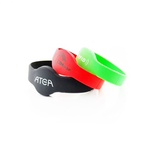 Bracelet Nfc en silicone 13.56mhz personnalisé S50 1k Bracelets Rfid pour parc aquatique - Product Image 2