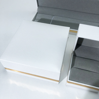 Haute Qualité Blanc Or Bord Bijoux Emballage Boîte Similicuir Papier pour Collier Boucle D'oreille Anneau Cadeau Boîte En Gros