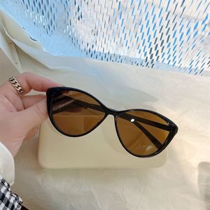 Gafas de Sol Unisex de Moda de Lujo, Montura Completa Ligera de PC, Estilo Ojo de Gato Vintage, Marrón/Negro, Protección UV400, ¡Venta Caliente! - Product Image 3