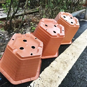 Pot de fleur hexagonal en plastique épais et simple personnalisable de vente directe d'usine de couleur rouge - Product Image 1