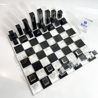 Vente en gros d'usine : Ensemble d'échecs de luxe moderne en acrylique avec plateau en Lucite et support de rangement et de présentation, durable, couleur personnalisable