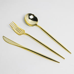 طقم أطباق بلاستيكية بتشطيب لؤلؤي مقاس 7 و10 بوصة، أطباق يمكن التخلص منها مع خيار اللون المخصص وحافة ذهبية للأعراس والحفلات - Product Image 2